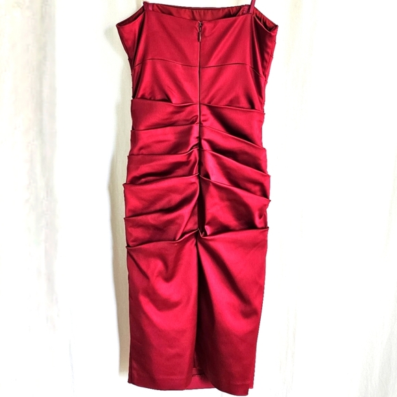 🇨🇦 Le Chateau Strapless Red Satin Dress - Picture 4 of 16